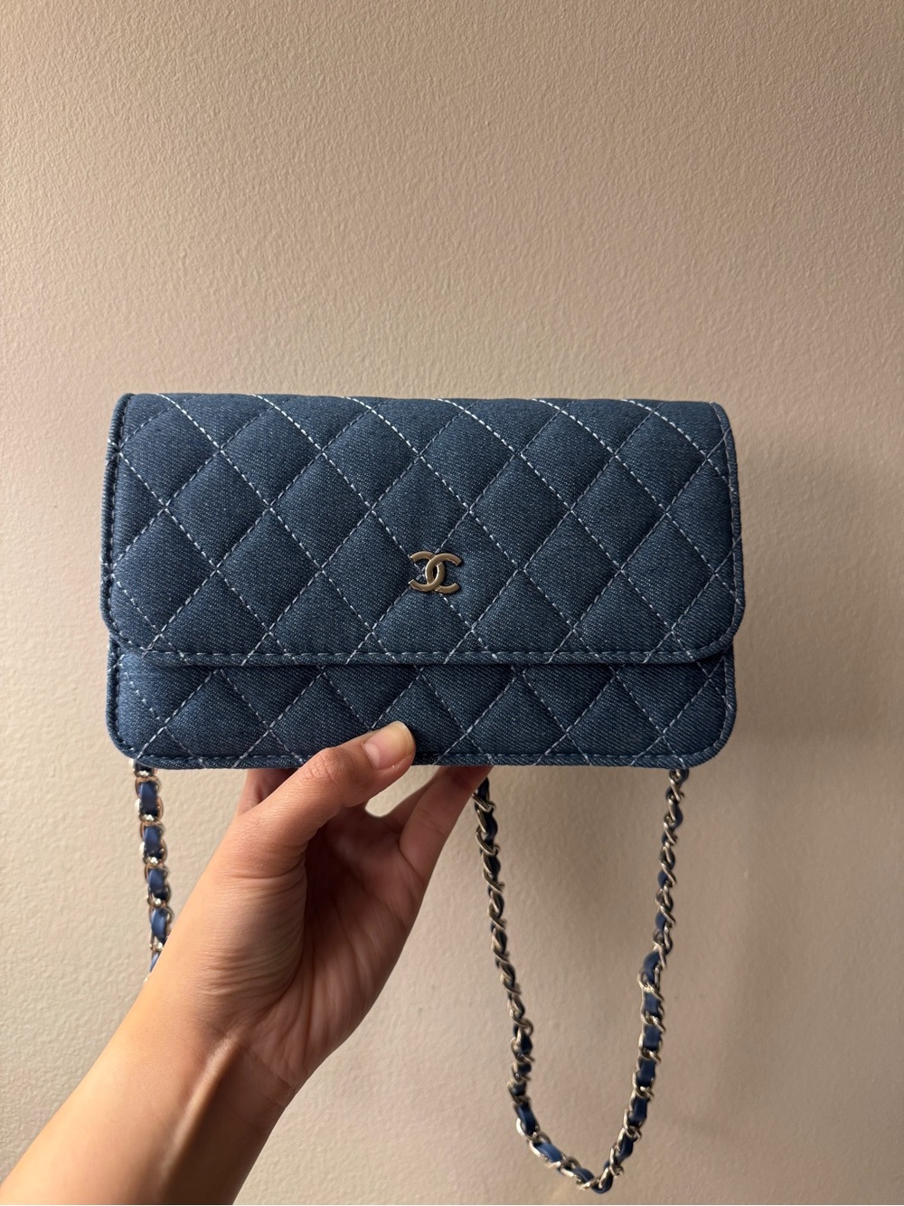 Quilted Denim Chain Crossbody Bag - Blue